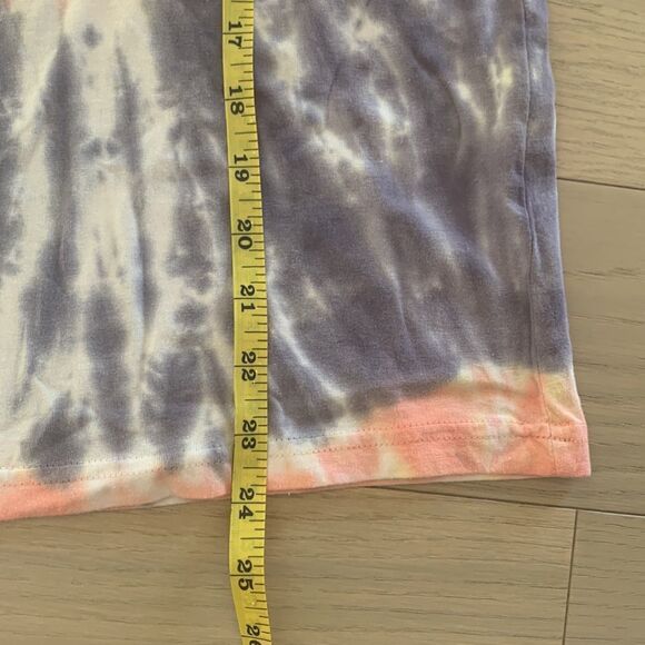 Volcom True to This Women’s Small Tie Dye Tee
Super cool, peach and gray tones! - Picture 9 of 9